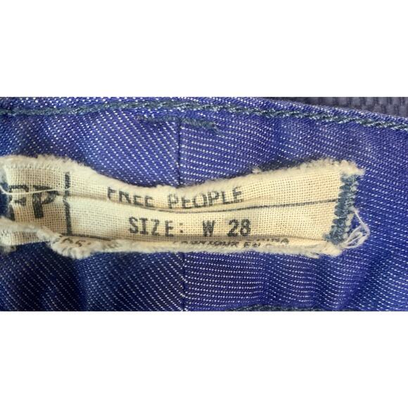 Free People - Two Toned Ombré Blue Jeans - Size 28 Pants - Picture 9 of 9